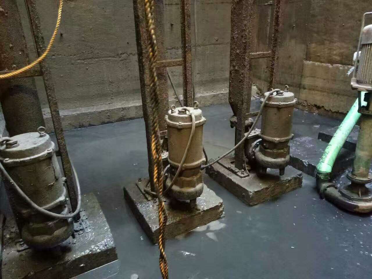 元江污水池清理